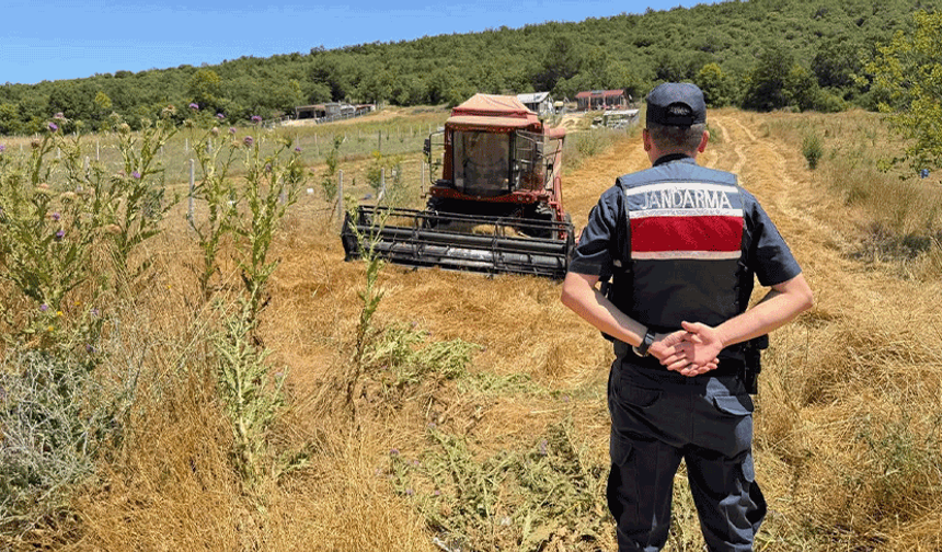 Bilecik'te tarlada su tankersiz hasat yapan biçördöver sahibine 3 bin 705 lira ceza