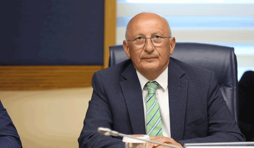 CHP’li Çakırözer: “Aylarca randevu bekleyen vatandaş ne olacak?”