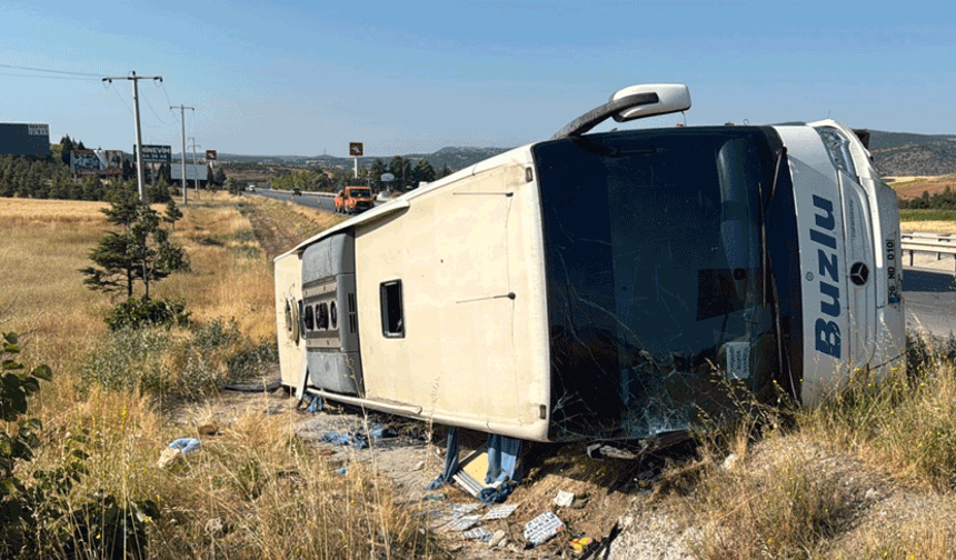 Eskişehir’de yolcu otobüsü şarampole devrildi: 24 yaralı