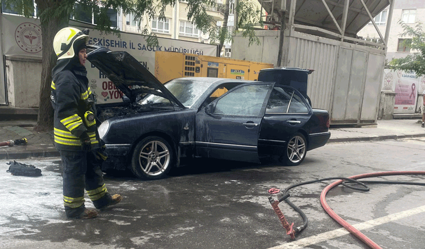Motor arızası facianın eşiğine getirdi: “Otomobil küle dönmeden söndürüldü!”