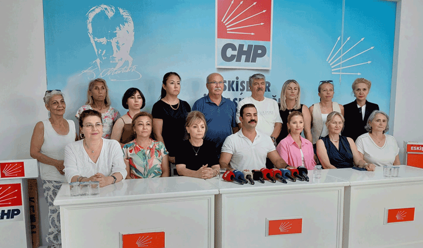 Yalaz’dan sert çıkış: “Kapılarında bekleyen iki üç kişiyi kendileri de göreve layık görmüyor!”
