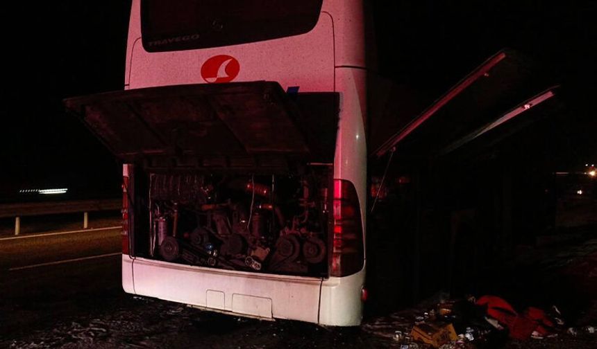 Bilecik’te seyir halindeki yolcu otobüsü alevlere teslim oldu: 1 yaralı