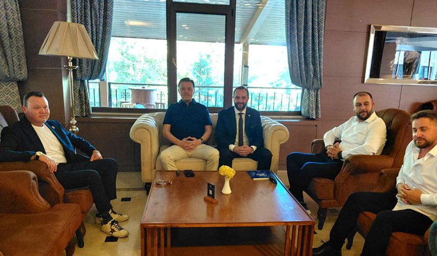 Eskişehirspor’da sponsorluk heyecanı! Hatipoğlu kampı ziyaret etti!