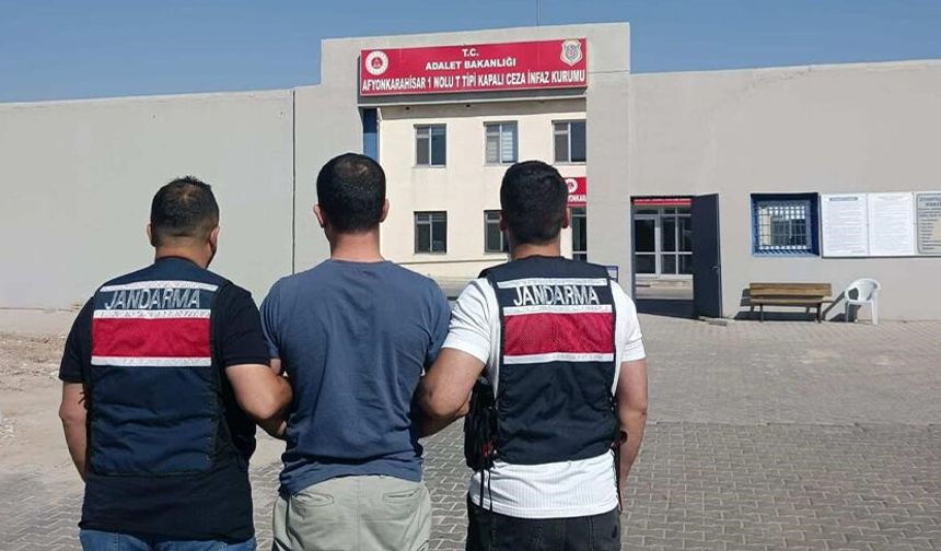 FETÖ'den hapis cezasıyla aranan şahsı Afyonkarahisar'da jandarma yakaladı