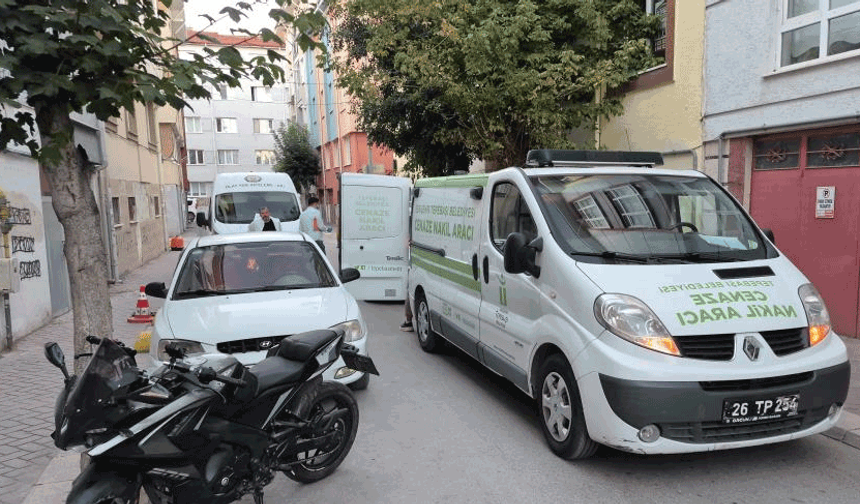 Apartman deposunda 47 yaşındaki adamın cansız bedeni bulundu