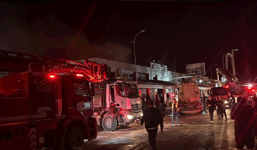 Baksan Sanayi Sitesi'ndeki yangın büyük oranda kontrol altına alındı
