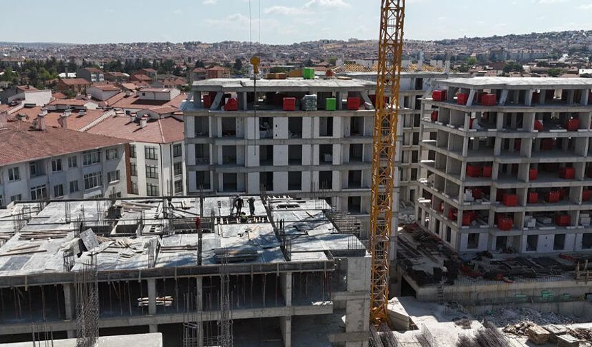 Gündoğdu’da dönüşüm hız kazandı: Yeni yaşam alanları yükseliyor