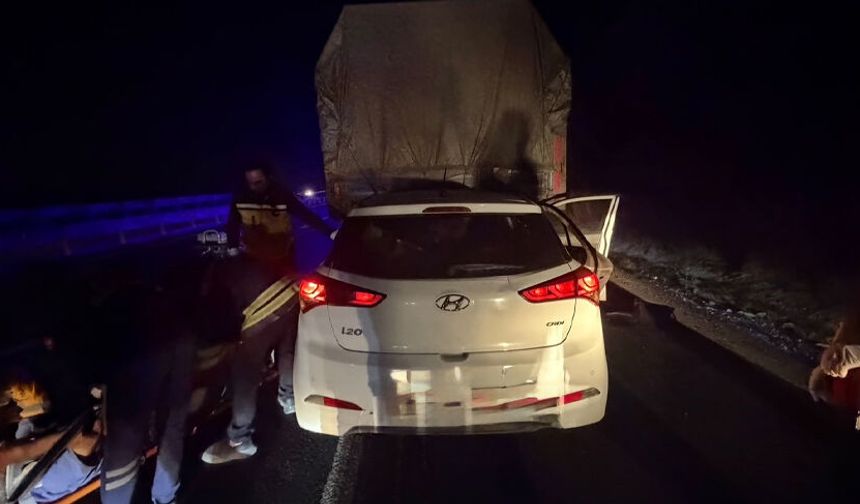 Kamyonla otomobil çarpıştı: Eskişehir yolundaki kazada 1 can kaybı