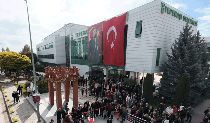 Atatürk ve Çocuklar Anıtı için oylama başladı: Adına Eskişehirliler karar verecek