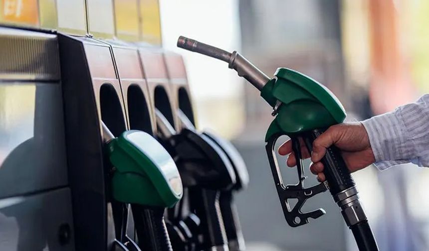 Benzine bu hafta ikinci kez indirim geliyor