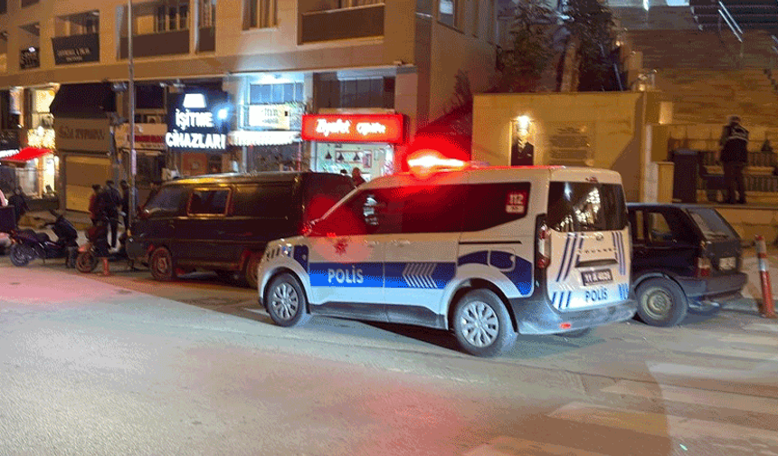 Bilecik'te kız arkadaşına sarılan şahsı bıçaklayan kişi olay yerinden kaçtı