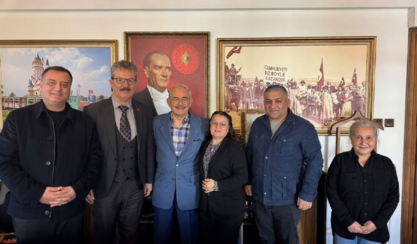 Büyükerşen: "CHP tüm olumsuzluklara rağmen var olmaya devam edecek"