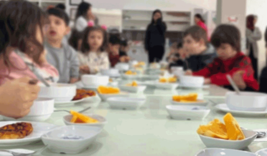 Okullarda ücretsiz yemek için Eskişehir’den velilere anket çağrısı