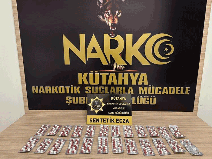 kutahyada-326-adet-uyusturucu-icerikli-sentetik-ecza-hap-ele-gecirildi-detay