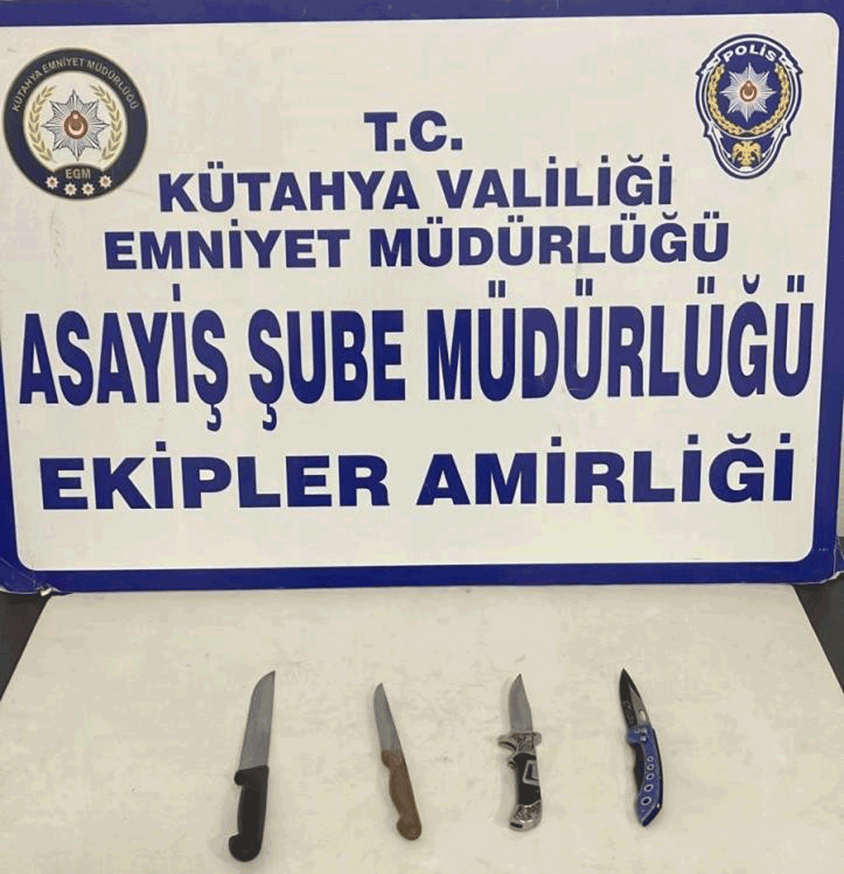kutahya-emniyeti-yaya-devriye-ekipleri-184-sahis-ve-14-aracta-denetim-yapti-detay