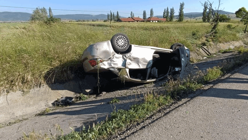 Afyon'da devrilen otomobilde bir kişi öldü, 3 kişi yaralandı