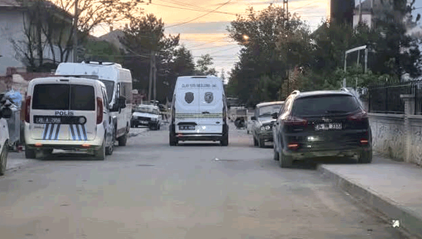 Eskişehir’de komşuların park kavgası kanlı bitti: 1’i ağır 2 yaralı