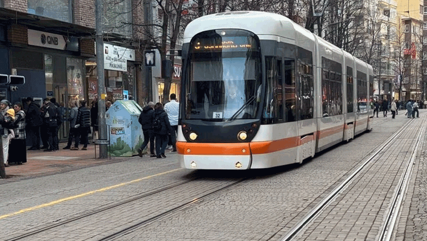 Eskişehir'de tramvay seferleri durdu!