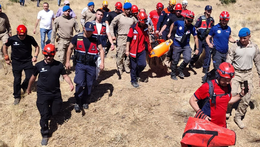 Eskişehir'de kayıp vatandaş için 177 kişilik ekip sabaha kadar çaba gösterdi