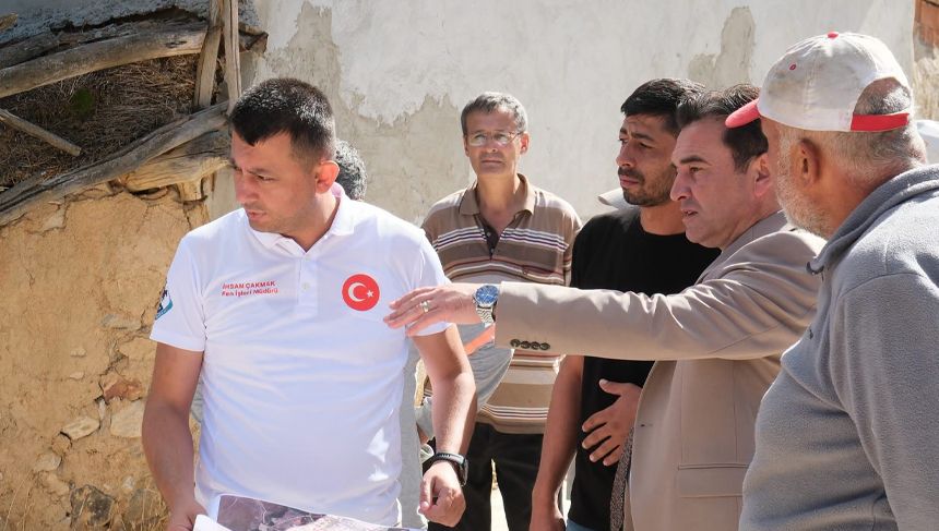 Sivrihisar Dinek’te yollar yenileniyor: Dökmeci çalışmaları inceledi