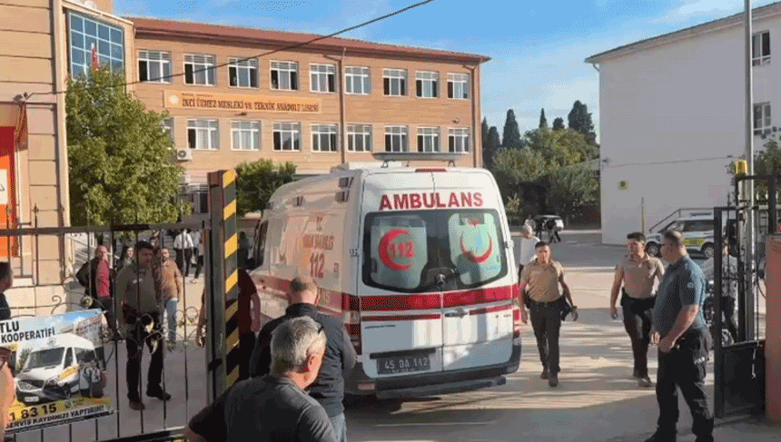 Son dakika! Manisa'da lisenin önünde silahlı saldırı
