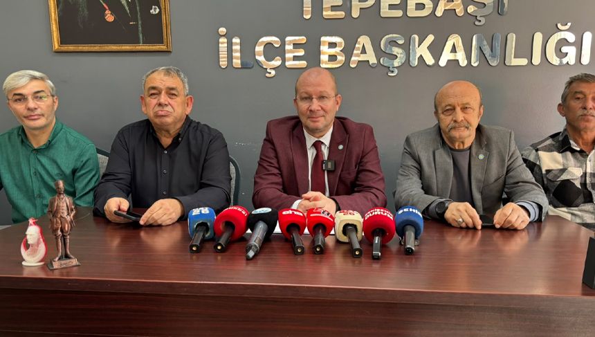 Reşat Küçükerkan’dan Tepebaşı çıkışı: “450 kilometrelik yol yenilenmeli”